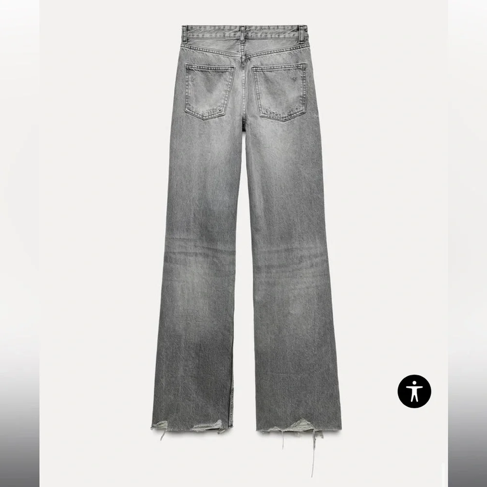 Zara size 2 HIGH-WAISTED distressed- WIDE LEG - FULL LENGTH light gray jeans - Picture 7 of 9